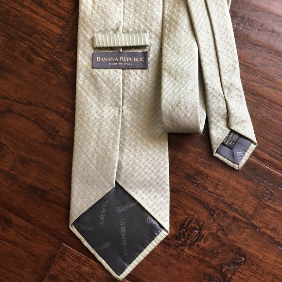 Banana Republic mens tie olive color - Picture 4 of 6